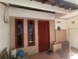 Disewakan rumah beserta perabotan di Mojo, Karang menjangan, Gubeng