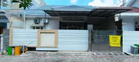 Dijual rumah mulyosari depan taman