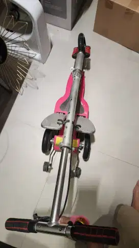 Scooter skuter injak pedal anak merk VITA T