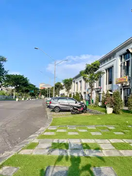 Ruko wisata bukit mas grand Palais jual 2 lantai strategis jalan utama