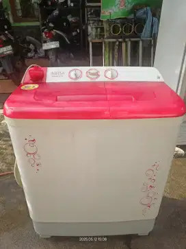 Mesin cuci 2 tabung sawangan pasir putih
