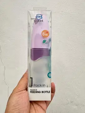 Preloved BNIB - Squeeze Feeding Bottle