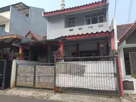 Dijual Rumah 2Lt Luas 6x15m Semi Furnished di Metland Cakung