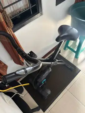 Sepeda Statis Berwyn Siap Pakai