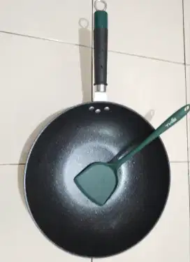 Wajan batu anti lengket dan spatula tahan panas