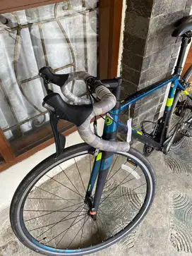 sepeda POLYGON STRATTOS S4
