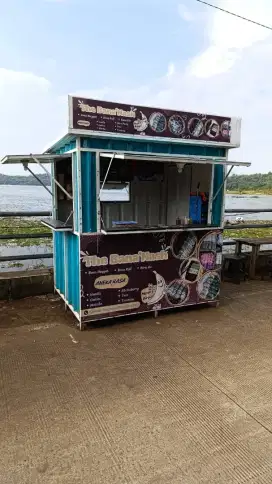 Booth Container
