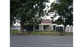 DISEWAKAN Rumah Usaha cocok buat Resto, kantor
