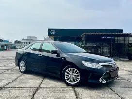 TOYOTA CAMRY 2.5 V 2015 LOW KM