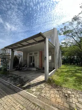 Dijual Cepat rumah di Cluster Hyland, posisi pojok dan full renovasi