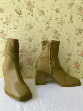 Sepatu boots Pull and Bear, No. 38, Warna Hijau Army