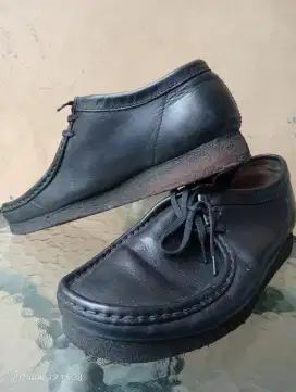 Sepatu Merk Clark wallabe leather Ori