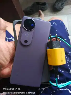 Vivo v40 5g 12 256 masih garansi
Hp cas bukan ori nmnus mluslah ada ca