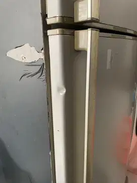 Kulkas sharp 2 pintu