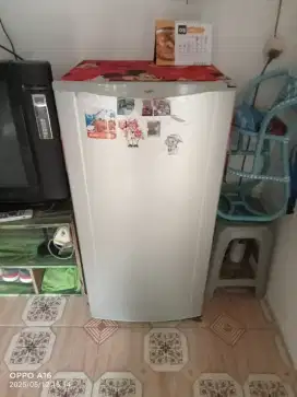Kulkas SHARP 1 PINTU TINGGAL PAKAI BELOM PERNAH SERVIS