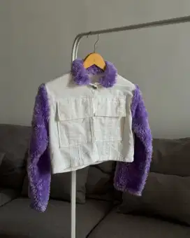 Jaket Bulu Ungu Putih