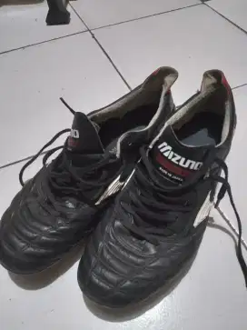 Sepatu bola bekas mizuno morelia neo pro