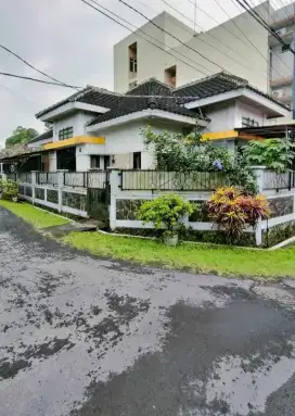 Rumah BUNGA DEWANDARU Soekarno Hatta RUMAH POJOK HOOK SIAP HUNI