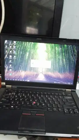 Leptop Thinkpad T430 80% pemakaian