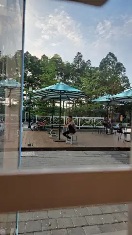 Di butuhkan untuk staf