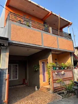 RUMAH 2 LANTAI SIAP HUNI – HARGA BERSAHABAT, LOKASI STRATEGIS!