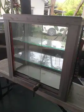 Etalase rokok kokoh dan kuat