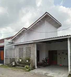 DIJUAL RUMAH SIAP HUNI DEKAT PURBAYAN MENGESTI GENTAN SOLO
