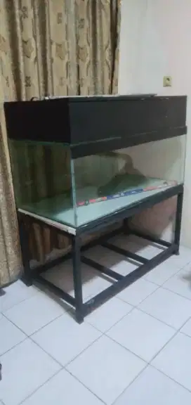 Akuarium bekas rasa baru + rak dan tutupan