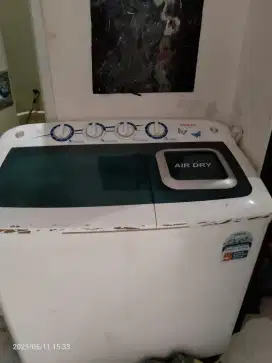 Mesin cuci dua tabung