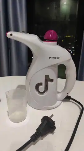 Dijual cepat! Setrika Uap Phyopus Steamer Pakaian