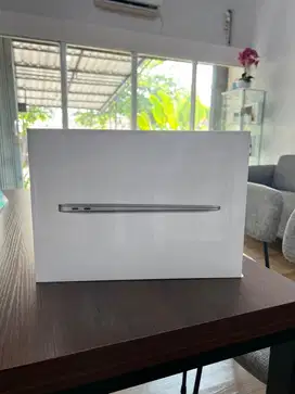 Macbook air m1 8/256 new garansi ibox