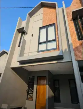 Disewakan rumah baru 2 lantai