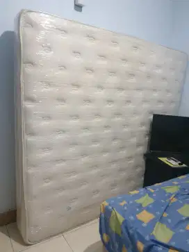 Spring Bed Bekas Ukuran 200 × 180