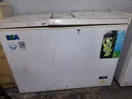 Jual cepat Freezer 310L merek RSA
