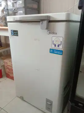 Dijual freezer midea
