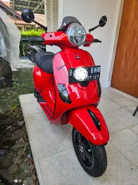 Dijual Vespa LX 150ie 2V tahun 2012 km 40rb