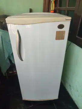 Kulkas 1 pintu merk LG