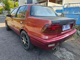 Mitsubishi Lancer 1990 Bensin