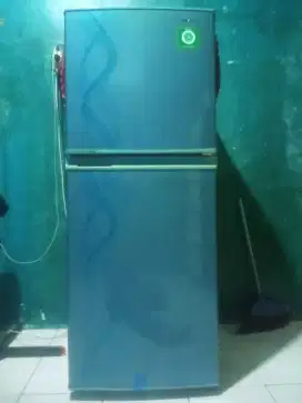 kulkas sharp 2 pintu