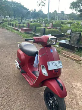 Vespa s iget 125