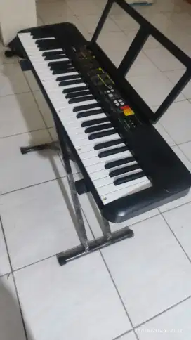 Keyboard piano Yamah4 PSR F52