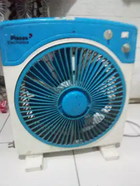 Dijual kipas angin kotak merk pisces mls normal semua fungsi bu