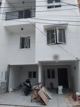 A94 Jual Rumah Baru Bagus Lebar 6 Murah di Tanjung Duren
