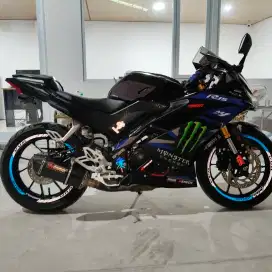 Yamaha R15 2022 km rendah