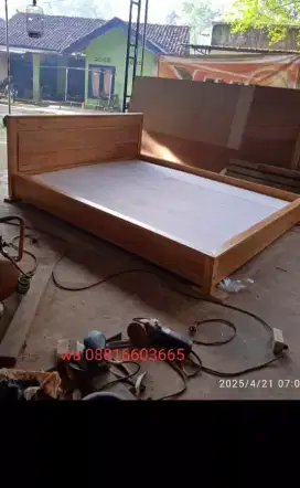 Dipan minimalis kayu