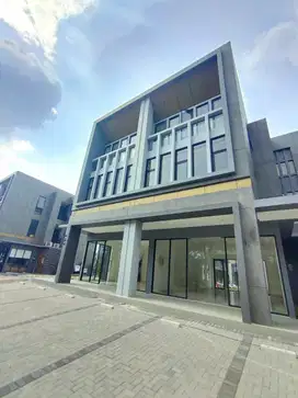 Rumah nyaman sekaligus tempat usaha yang profitable di Delrey Townbiz.
