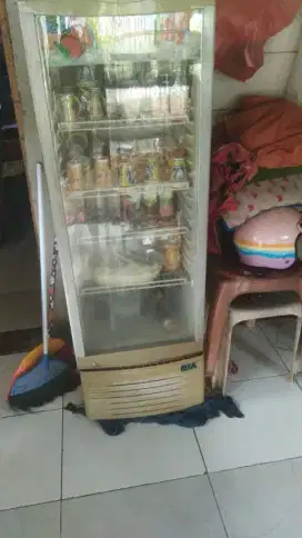 Kulkas Kaca buat Dagang minuman