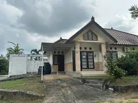 Disewakan Rumah dan perabot, lokasi bebas banjir dan strategis