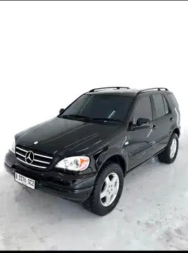 Mercedes Benz ML320 W163