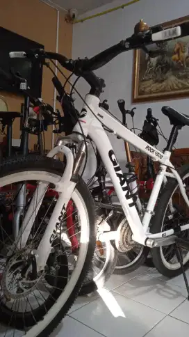 MTB GIANT 26 full alloy mulus siap pakai diDepok